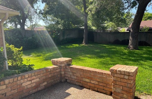 Tyler Casa | Serengeti a hardy 3 bedroom house, doggie door, TV in BDRMS