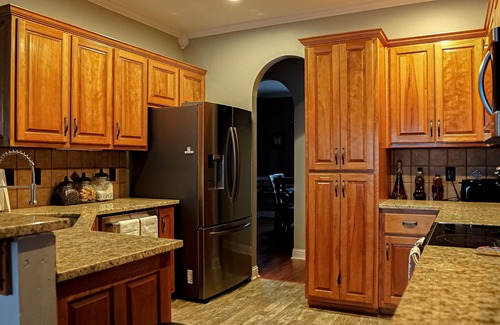 Gainesville Casa | Serenity at the Lake with a Twist