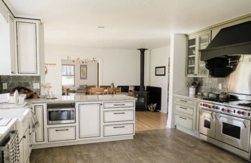 Carlotta Otro | Serenity Awaits: Fortuna's Eel River Valley Farmhouse Retreat, Pet Friendly