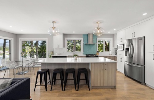 Brentwood Bay Casa | Serenity By The Bay