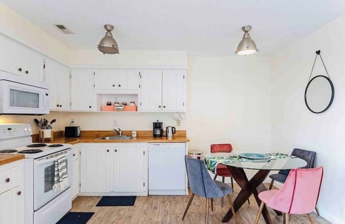 Willoughby Spit Condominio | Serenity by the Sea Private Beach Pets Welcome