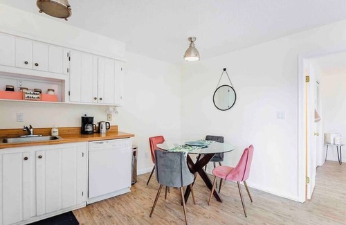 Willoughby Spit Condominio | Serenity by the Sea Private Beach Pets Welcome