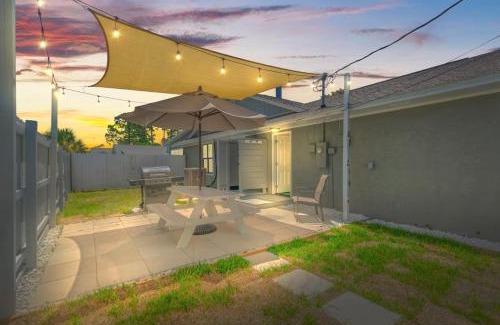 Thomas Drive Casa | Serenity By The Sea - Seasonal Hot Tub, BBQ, FREE Daily Activities, 4 Min Drive to Beach!