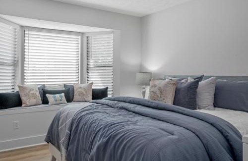 Thomas Drive Casa | Serenity By The Sea - Seasonal Hot Tub, BBQ, FREE Daily Activities, 4 Min Drive to Beach!
