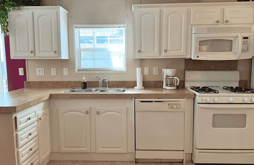 Seffner Community Alliance Casa | Serenity Cabin – Your Cozy Retreat Near Tampa