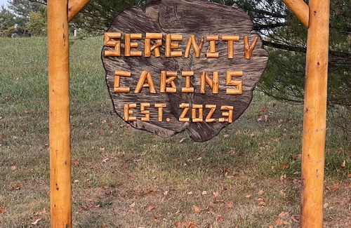 Carbon Hill Cabina | Serenity Gardens located in the Rolling Hills of Appalachia Ohio