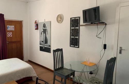 Moqhaka Casa | Serenity Guesthouse