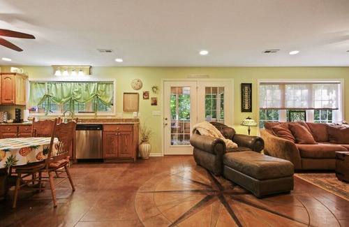 Hartsburg Cabaña | Serenity House ~ Retreat Near MKT & Vineyards