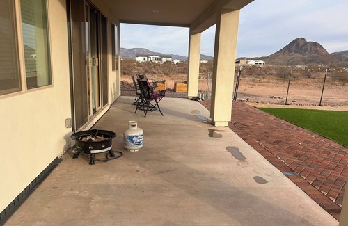 Rio Vista Casa | Serenity in the Desert: Pet-Friendly 3-Bedroom Getaway Near Lake Pleasant & Phx