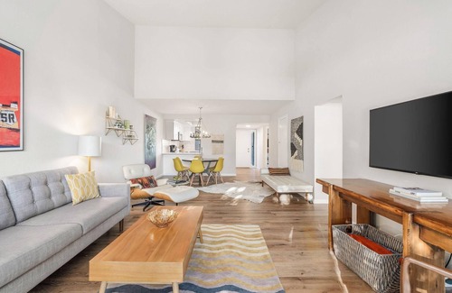 Sunrise Vista Chino Condominio | Serenity in the Sands: A Modern Desert Retreat