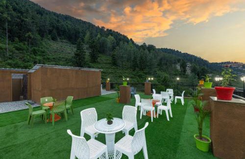 Fagu Apartamento | Serenity Kufri Village I Couple Friendly I Vacations I Conference I MICE I Family Events I Open Air Terrace I Sky Bonfire I Kufri by Exotic Stays