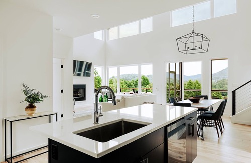 Young Harris Cabina | Serenity Now! 4 Bedroom 3.5 Bath....Amazing Views!!!