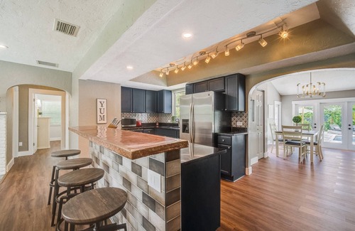 River District Casa | Summer Special! Get 10% Off!