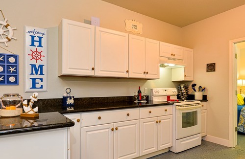 Grants Pass Casa | Relaxing River Front Home