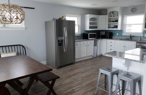 Morgantown Casa | ¡Recientemente renovado! Serenity Sands Beach House - Excelente ubicación y vistas!
