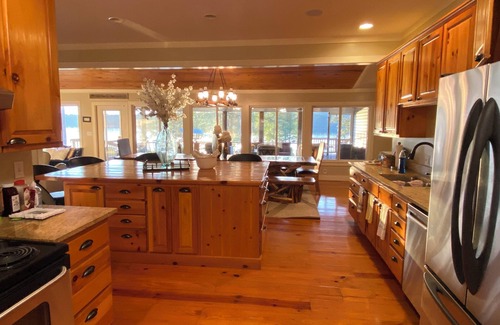 Fort Gaines Casa | Serenity Shores – 6BR Lakefront Haven