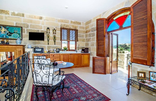 Ta' Għammar Apartamento | Estudio Serenity con impresionantes vistas y piscina comunitaria (con cocina)