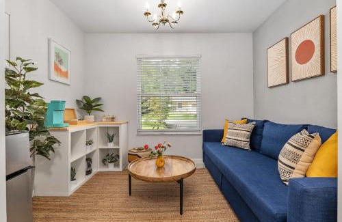 Alachua Casa | Serenity Terrace KING bed w Lounge & Coffee Bar