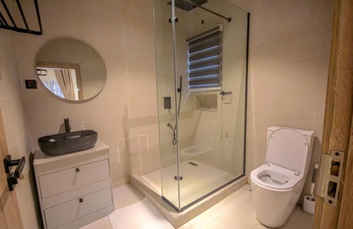 Benin City Apartamento | Serenity Villa at GRa Benin by BnJ Luxury