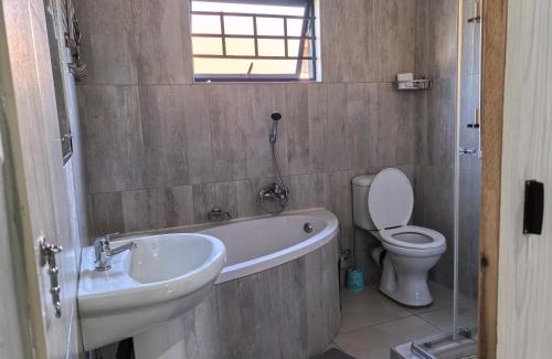 Tlokweng Apartamento | SERENITY VILLA Self Catering Apartment