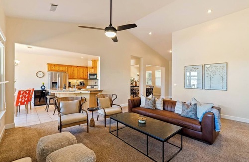 Paso Robles Casa | Serenity Vista Retreat-sleeps 8|EV|sauna|Hot Tub