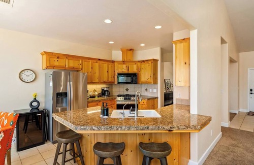 Paso Robles Casa | Serenity Vista Retreat-sleeps 8|EV|sauna|Hot Tub