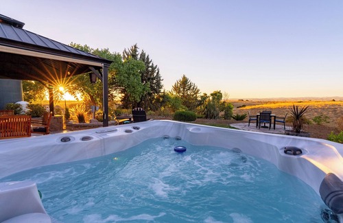Paso Robles Casa | Serenity Vista Retreat-sleeps 8|EV|sauna|Hot Tub