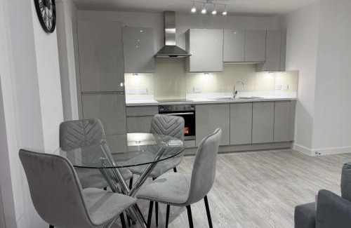 Gravesend Apartamento | Serenity Waterfront 2 Bed Apartment