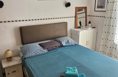 Lezignan-Corbieres Cama Y Desayuno | Serge Le Belge room 3 VIP - terrace - jacuzzi