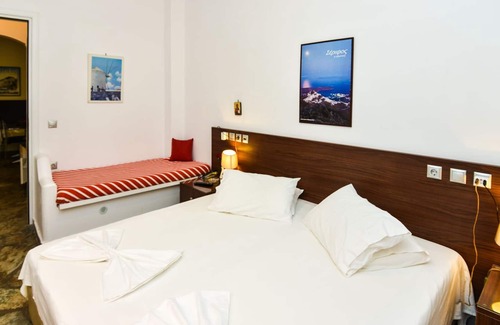 Livadi Apartamento | Serifos budget friendly next to the beach for 4