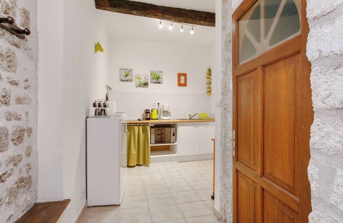 Pezenas Apartamento | Serinity - 17th century, designer apartment