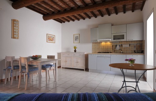 Riparbella Apartamento | Finca Serra Destri, piscina, vista al mar, jardín de ensueño