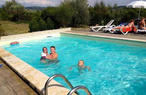 Riparbella Apartamento | Finca Serra Destri, piscina, vista al mar, jardín de ensueño