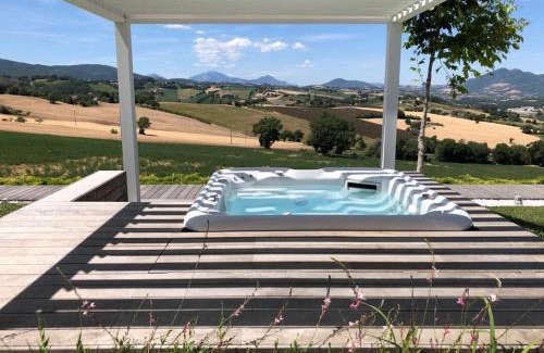 Matelica Cama Y Desayuno | Serre Alte Landscape Luxury Rooms