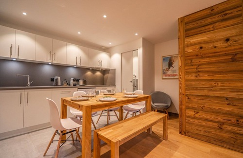 Monetier-les-Bains Apartamento | Serre Chevalier Monêtier les Bains T3 Jardin Appartement Les Mélèzes
