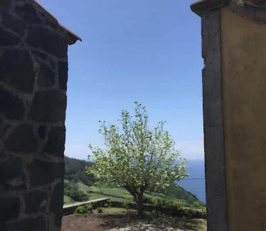 Angra do Heroismo Casa | Serreta Island Home