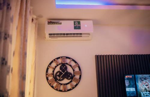 Ibadan Apartamento | Serviced 3Bed Duplex in Oba Akinyele Street, off Rotimi Williams, Bodija