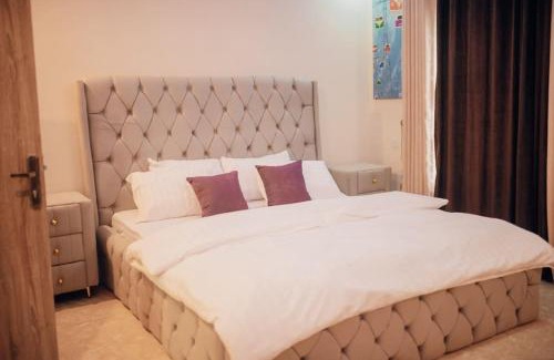 Ibadan Apartamento | Serviced 3Bed Duplex in Oba Akinyele Street, off Rotimi Williams, Bodija