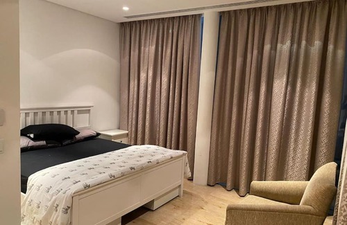 Al Mankhool Apartamento | Serviced Room in a Luxurious apt - unmatched view