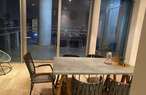 Al Mankhool Apartamento | Serviced Room in a Luxurious apt - unmatched view