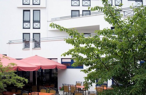 Langen Apartamento | Apartamento con servicio incl. WLAN gratis, estacionamiento gratuito y limpieza quincenal