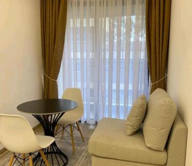 Westlands Cama Y Desayuno | Sesame Cottage - Modern Spacious 1Br W Netflix, Playhouse and Free Airport Pick Ups