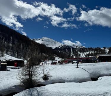 Borgata Sestriere Apartamento | Sestriere Borgata appartamento in montagna Casa di Bertu
