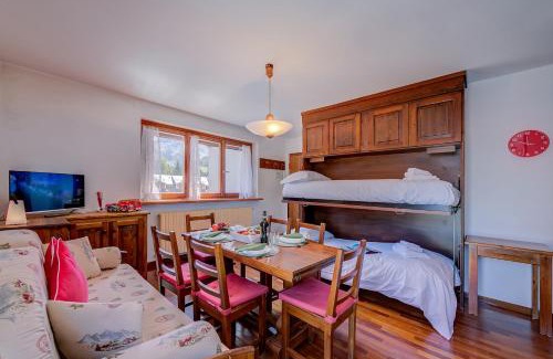 Sestriere Apartamento | Sestriere Terrace Apt Few Steps From Ski - Happy Rentals