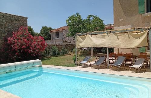 Montredon-des-Corbieres Casa | Set of 2 houses, 320 m2, pool, garden