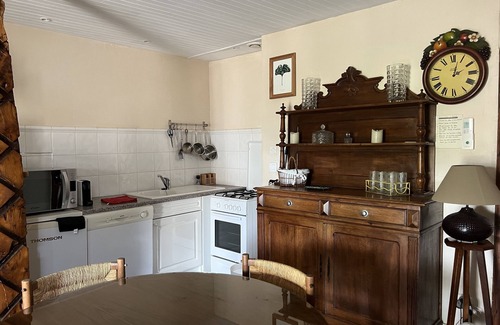 Lacapelle-Segalar Casa | Conjunto de 3 casas de piedra con piscina climatizada para 12 personas.