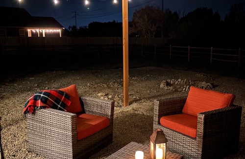 Ellensburg Casa | Settle In: Modern 4BR with Hot Tub
