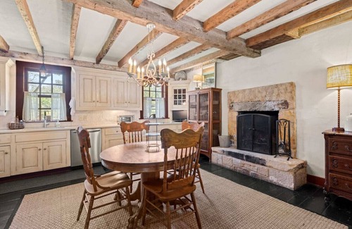 Fredericksburg Cabina | Settler's Crossing Sanctuary! Sleeps 35 | Weddings