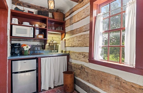 Fredericksburg Cabina | Settler's Crossing Sanctuary! Sleeps 35 | Weddings