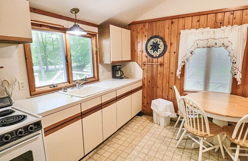 Maple City Cabina | Settler's Inn Gran lugar para relajarse en el condado de Leelanau